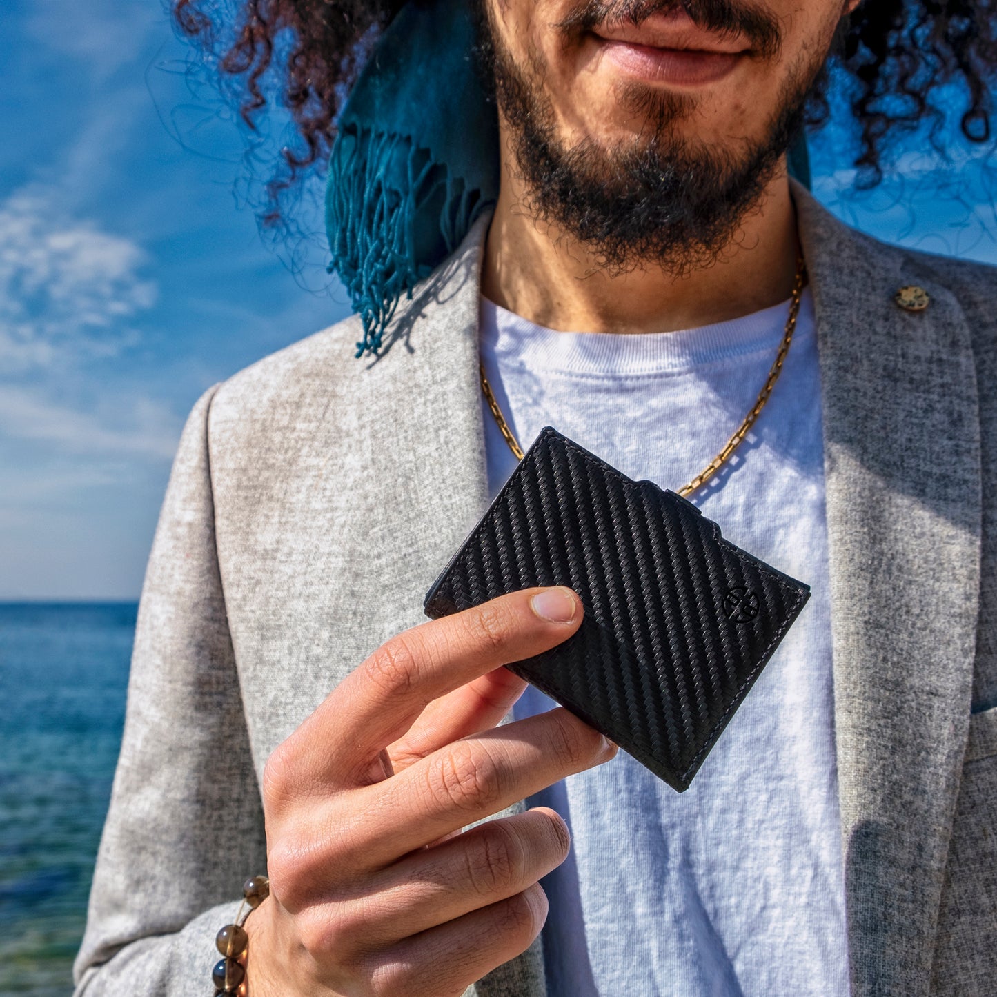 Portofel piele naturala cu protectie anti scanare carduri RFID, design compact trifold, Verona - negru carbon fiber