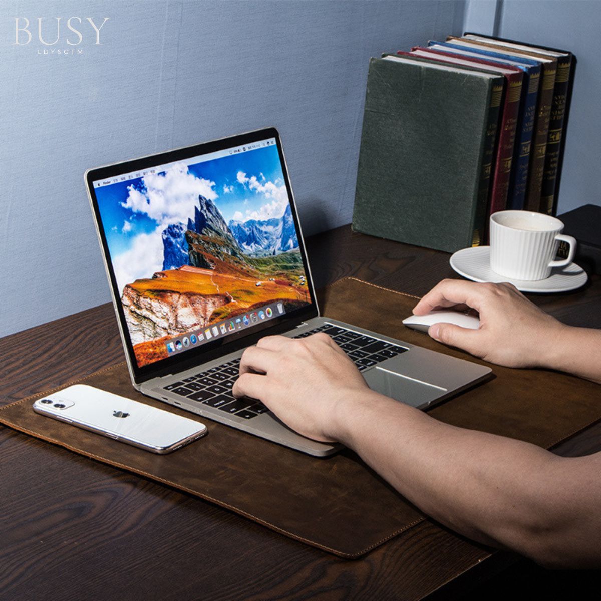 Desk mat premium din piele naturala Crazy Horse, BUSY LDY & GTM® - coffee